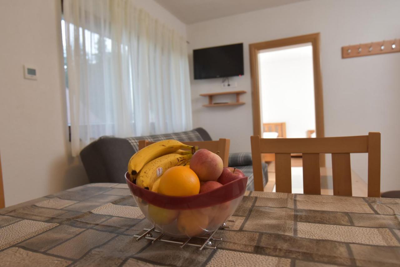 Apartments Villa Deja Яхорина Екстериор снимка