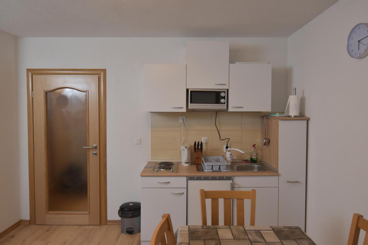 Apartments Villa Deja Яхорина Екстериор снимка