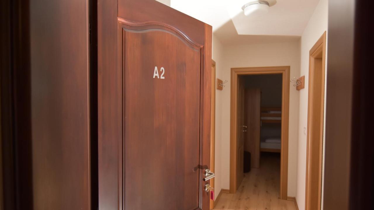 Apartments Villa Deja Яхорина Екстериор снимка