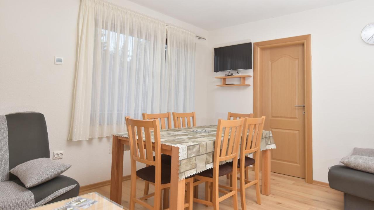 Apartments Villa Deja Яхорина Екстериор снимка