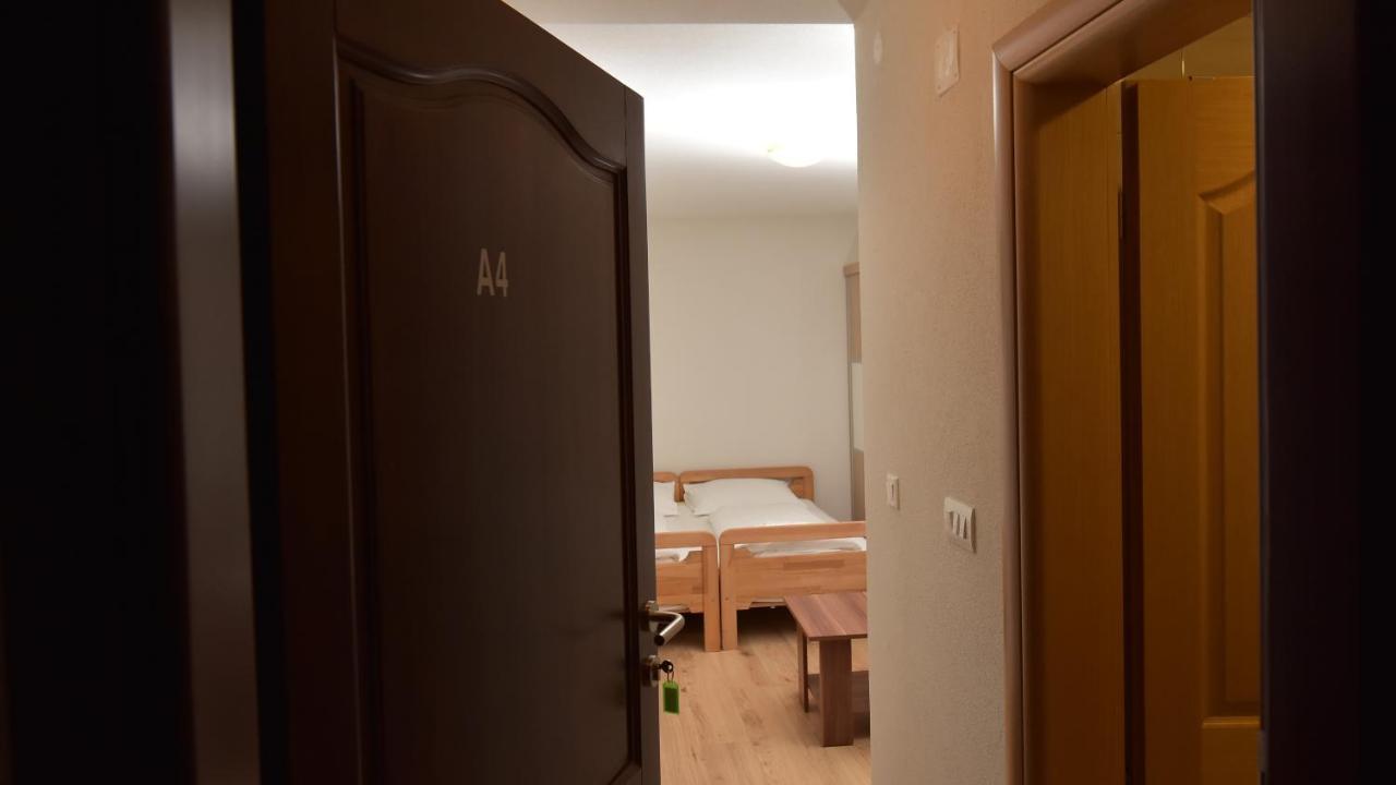 Apartments Villa Deja Яхорина Екстериор снимка