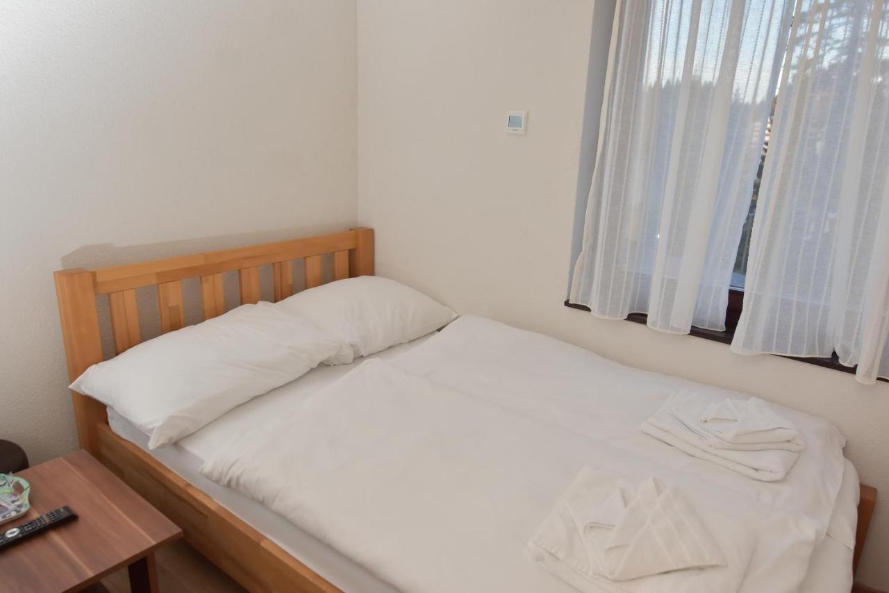 Apartments Villa Deja Яхорина Екстериор снимка