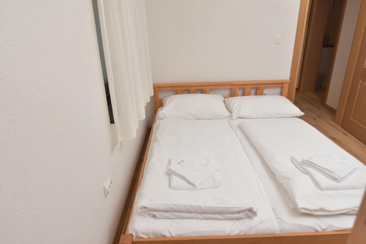 Apartments Villa Deja Яхорина Екстериор снимка