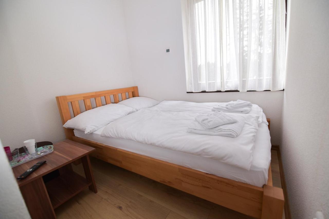 Apartments Villa Deja Яхорина Екстериор снимка